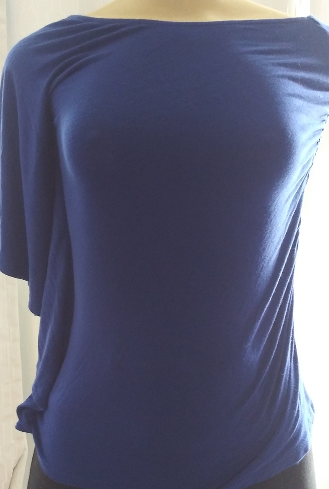 🍀Express Blue shirt- One sleeve🍀